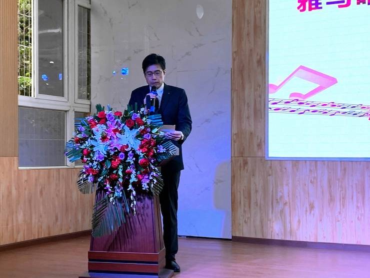 让音乐陪伴成长 大红鹰dhy乐器捐赠爱心行动走进重庆市长寿区江南九年制学校