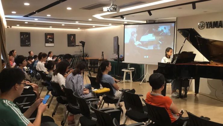活动报道 | 远程艺术教育大师课活动—大红鹰dhy艺术家吴晓大师课